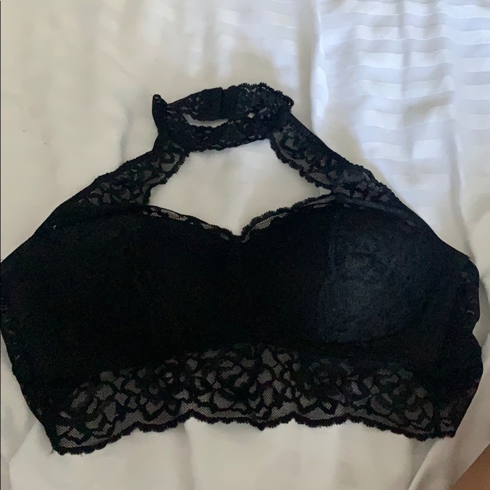 Lace bra with choker clasp